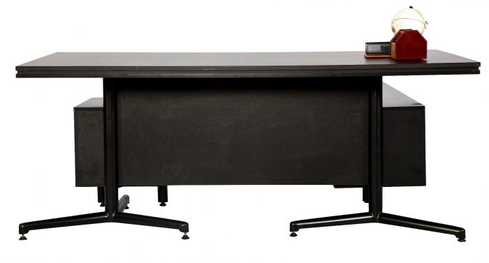 Senior Executive Table-0022 LB Black